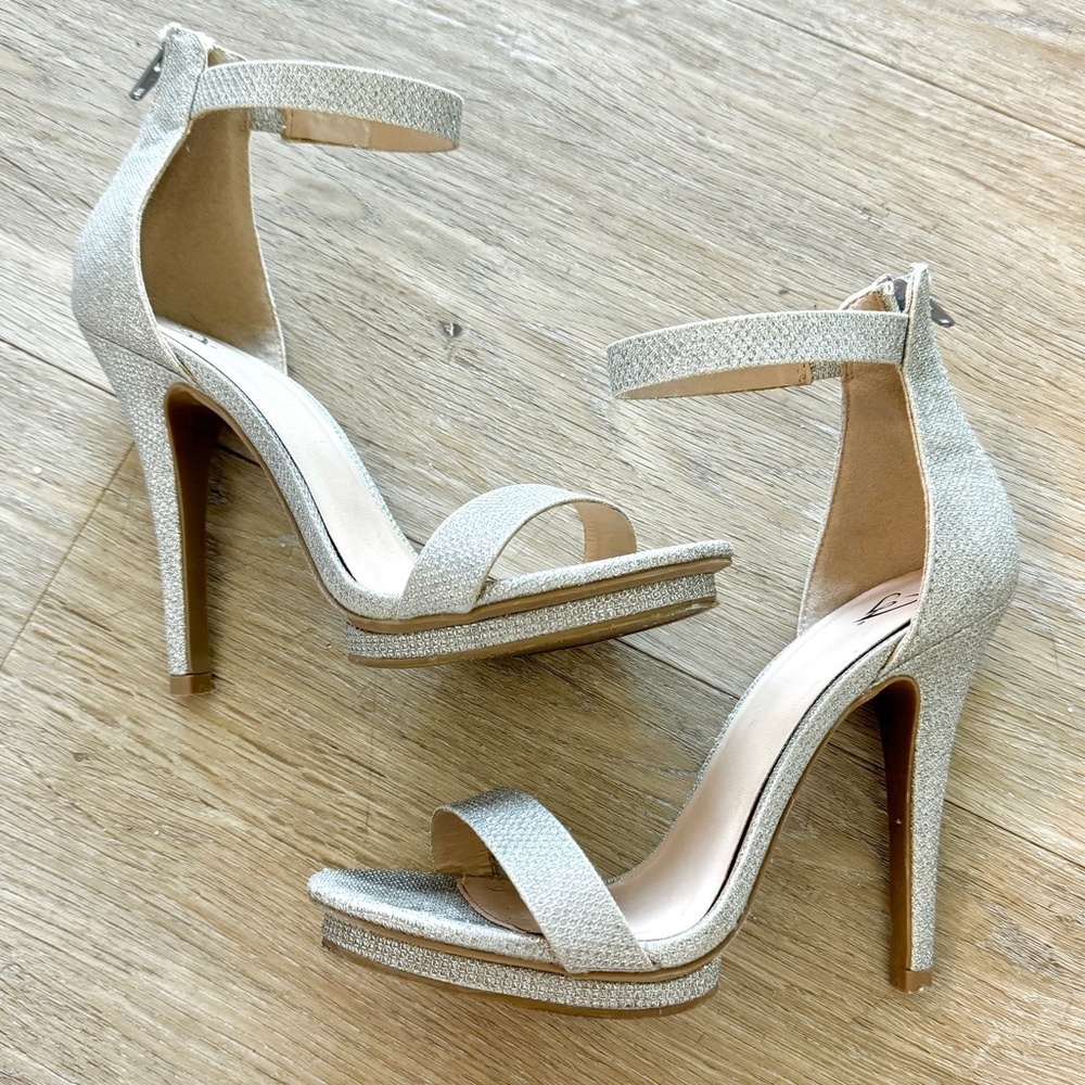 Windsor Size 7 Sparkly Silver Metallic Stiletto Heels with Ankle Strap